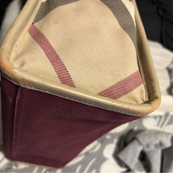 Burberry tote - Picture 7 of 11